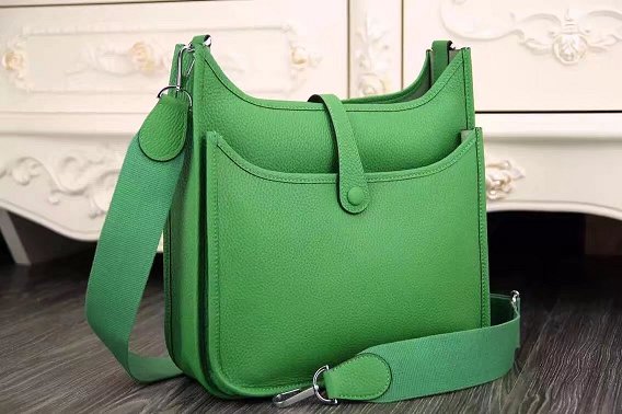 Hermes original togo leather evelyne pm shoulder bag E29 green