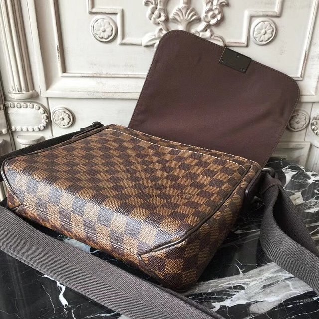 Louis vuitton original damier ebene district bag pm N41213