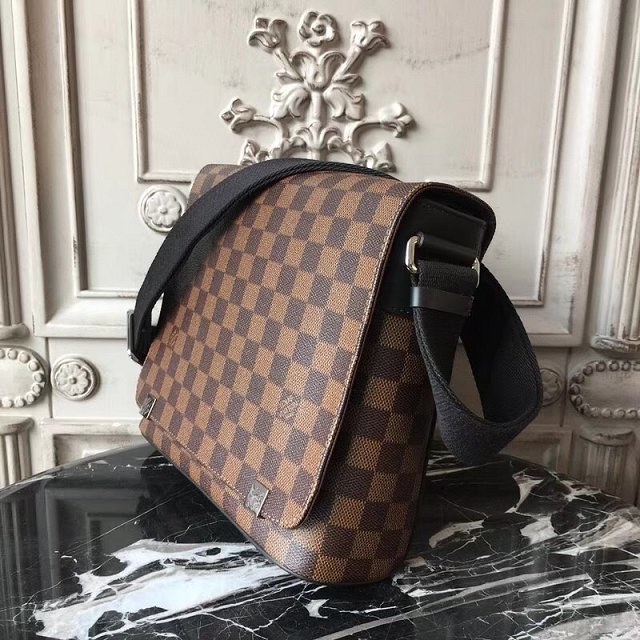 Louis vuitton original damier ebene district messenger bag pm N41031