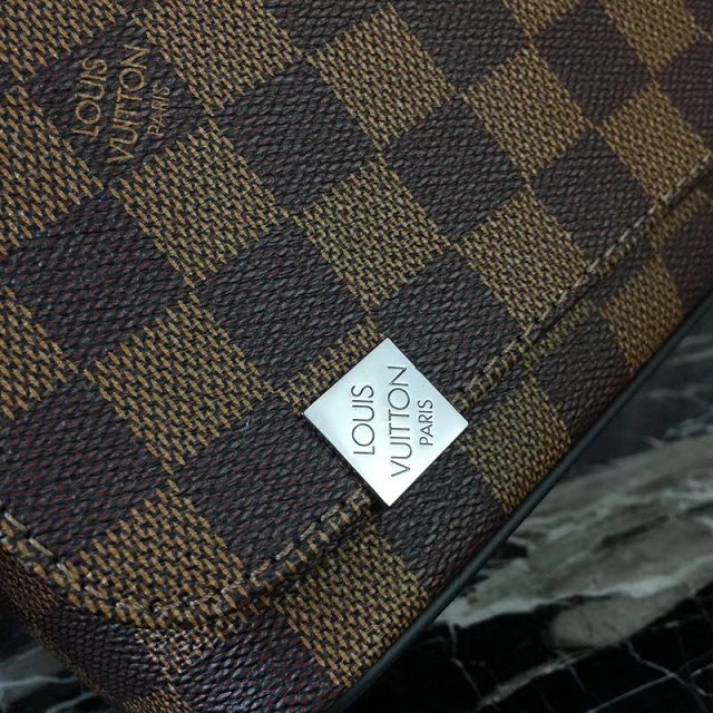 Louis vuitton original damier ebene district messenger bag pm N41031