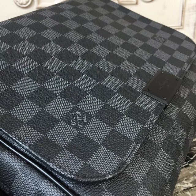 Louis vuitton original damier graphite district bag pm N41260