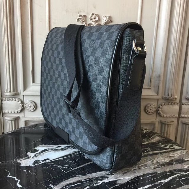 Louis vuitton original damier graphite daniel messenger bag N58029