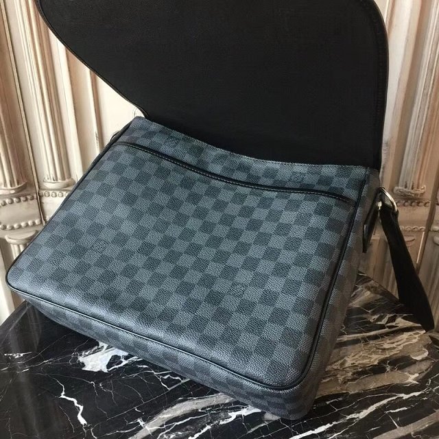 Louis vuitton original damier graphite daniel messenger bag N58029