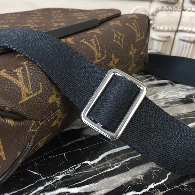 Louis vuitton original monogram canvas district messenger bag pm m40935