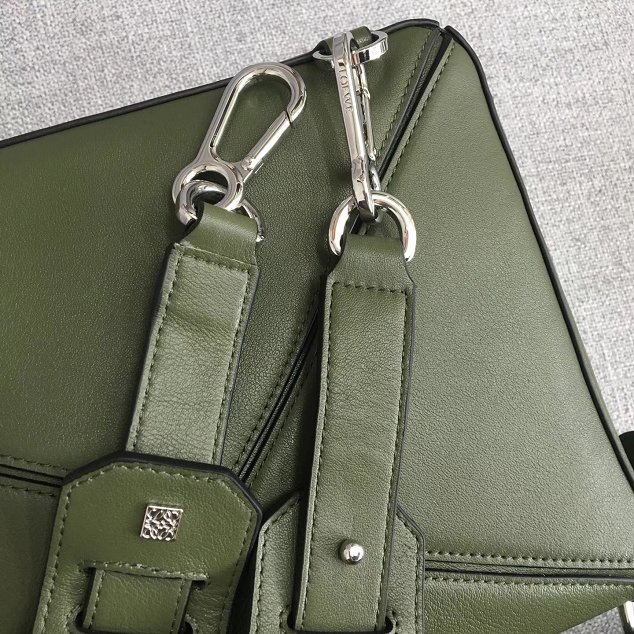 Loewe original calfskin puzzle bag 20155 olive