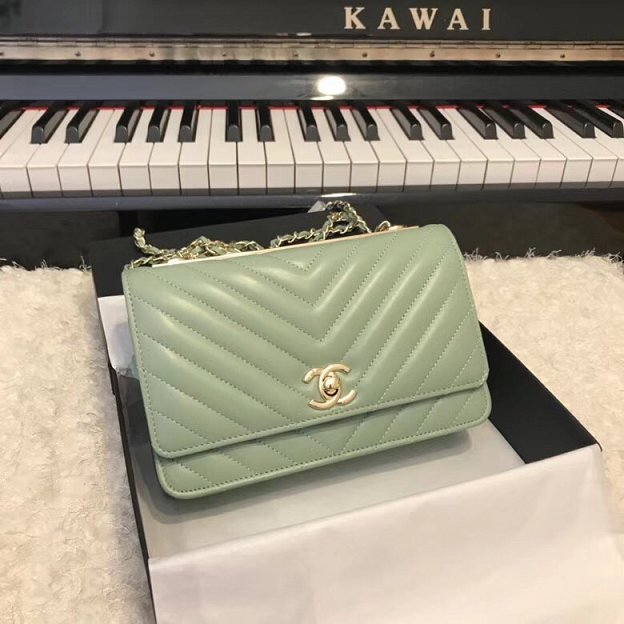 CC original lambskin woc chain bag 80982 light green