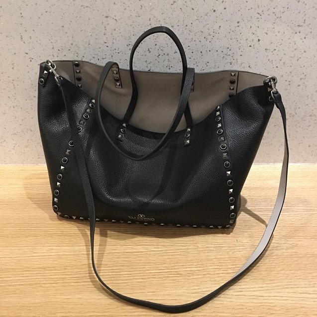 Valentino Garavani Rockstud calfskin shopper bag 0579 black&grey