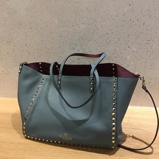 Valentino Garavani Rockstud calfskin shopper bag 0579 blue