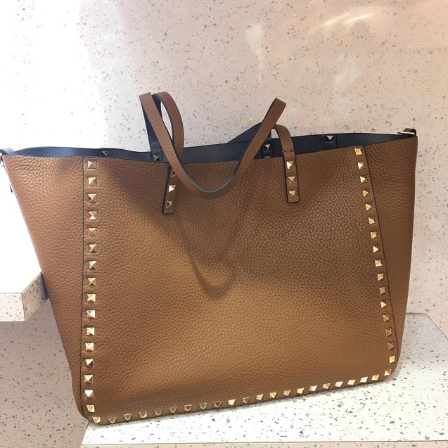 Valentino Garavani Rockstud calfskin shopper bag 0579 coffee&blue