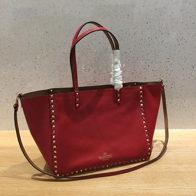 Valentino Garavani Rockstud calfskin shopper bag 0579 red