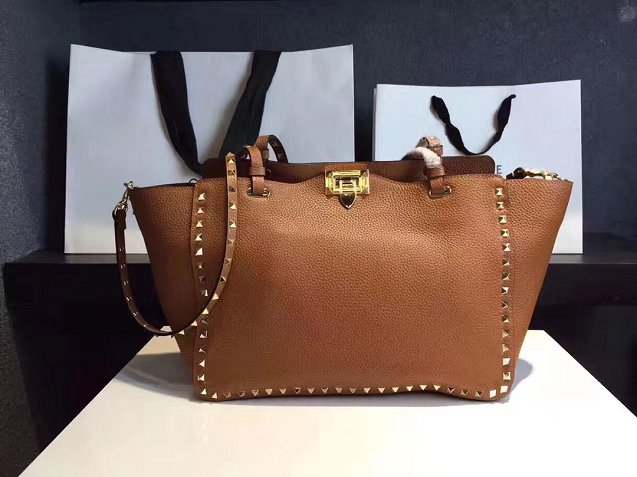 Valentino original grained calfskin rockstud large tote bag 0970 brown