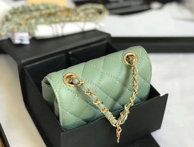 2019 CC original lambskin mini flap bag A35200 light green