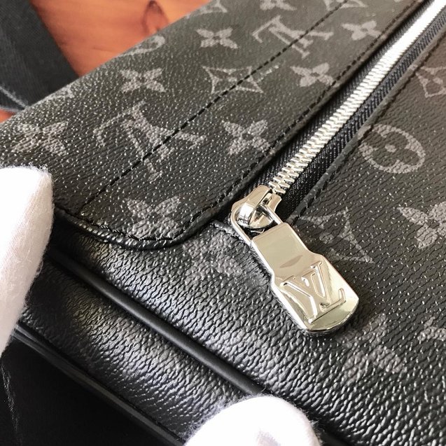 Louis vuitton original monogram eclipse District mm M44001