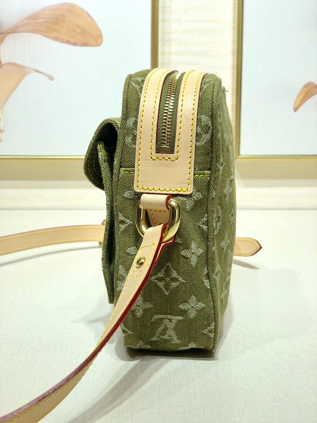 2020 Louis vuitton original denim messenger bag M95348 green