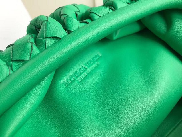 2019 BV original intrecciato lambskin large pouch 576175 green