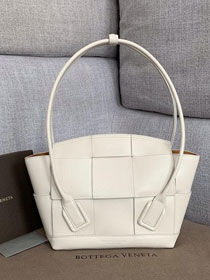 2019 BV original calfskin small arco 33 bag 575943 white