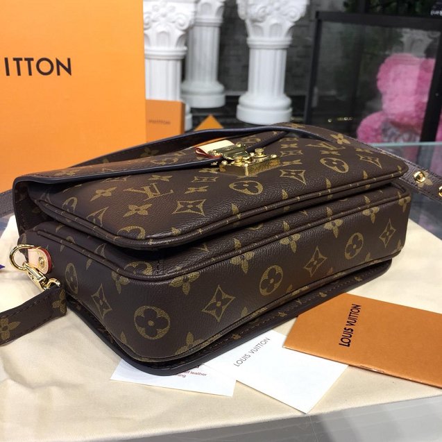 Louis vuitton original handmade monogram canvas pochette metis m40780