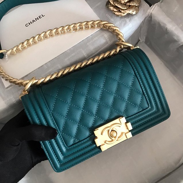 2019 CC original grained calfskin boy handbag A67085 emerald