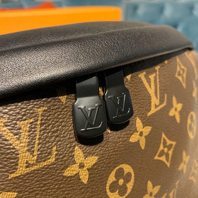 2019 louis vuitton original monogram canvas discovery bumbag m44335