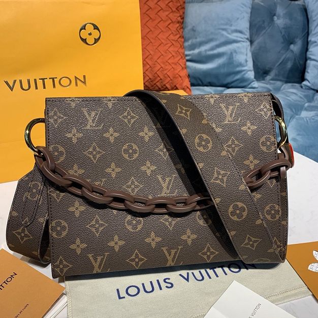 Louis Vuitton original monogram toiletry pouch 26 M47542