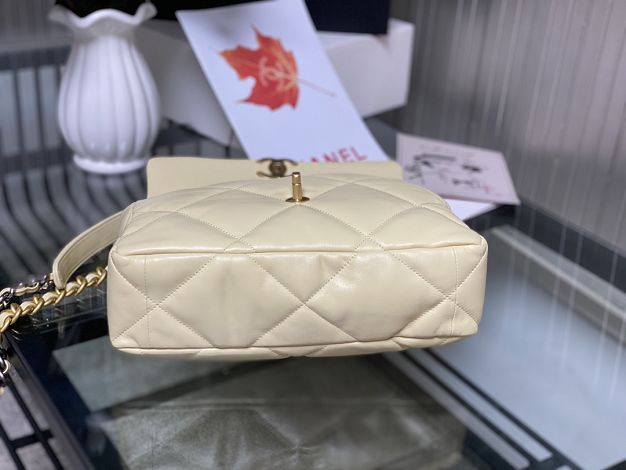 2021 CC original lambskin medium 19 flap bag AS1161 cream