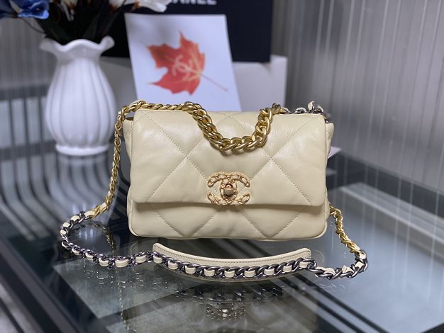 2021 CC original lambskin small 19 flap bag AS1160 cream