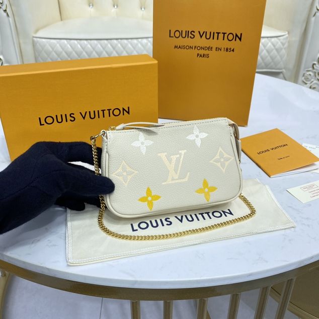 Louis vuitton original calfskin mini pochette M80501 white