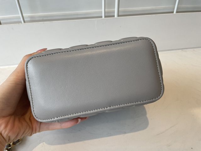 CC original lambskin vanity with chain AP2291 grey