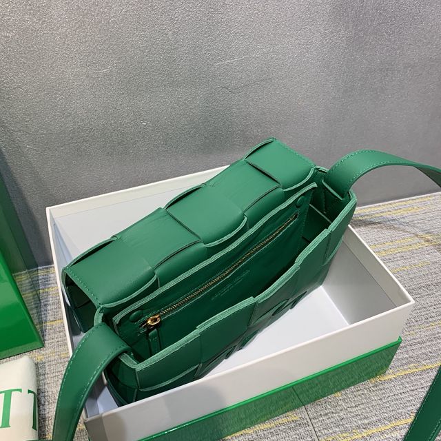 BV original lambskin cassette crossbody bag 578004 racing green