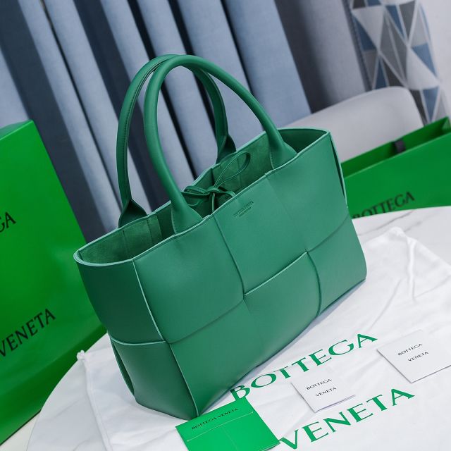 BV original lambskin arco tote bag 609175 green