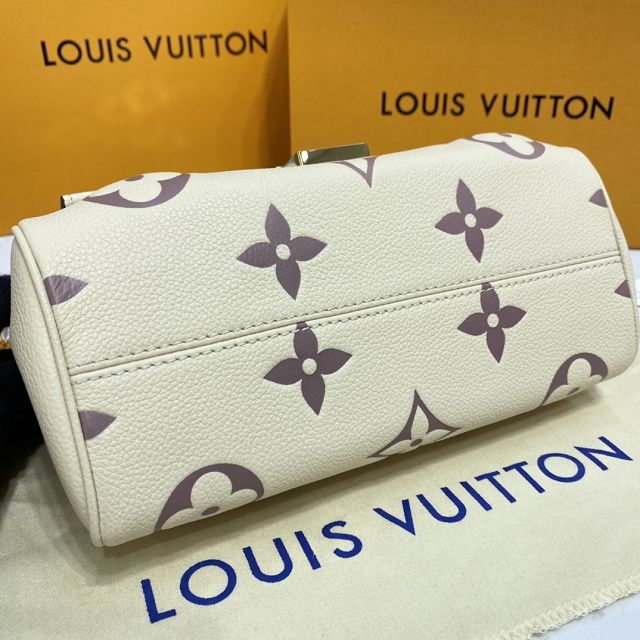 Louis vuitton original calfskin favorite bag M45813 white