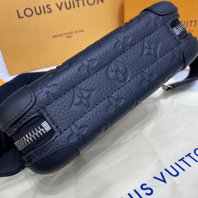 Louis vuitton original monogram calfskin horizon clutch M20439 black