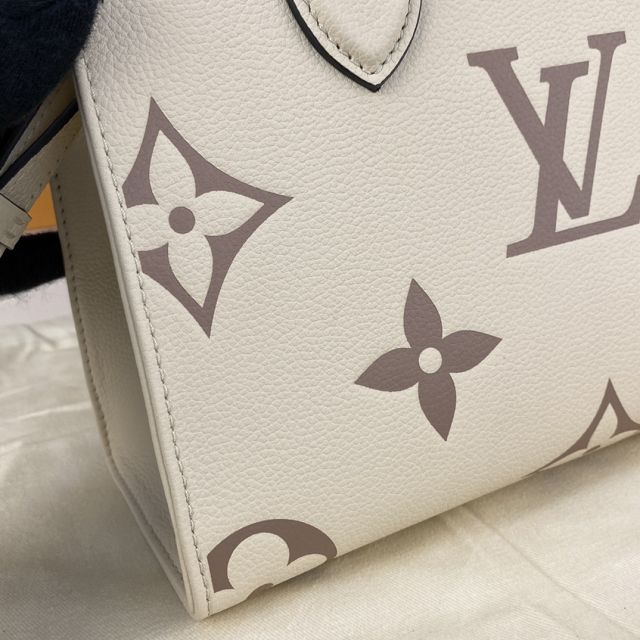 Louis vuitton original embossed calfskin onthego pm M45658 white