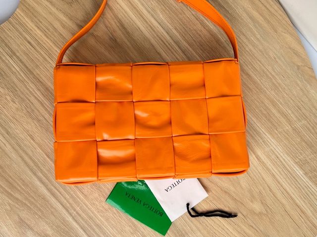 BV original aged calfskin cassette crossbody bag 667298 orange