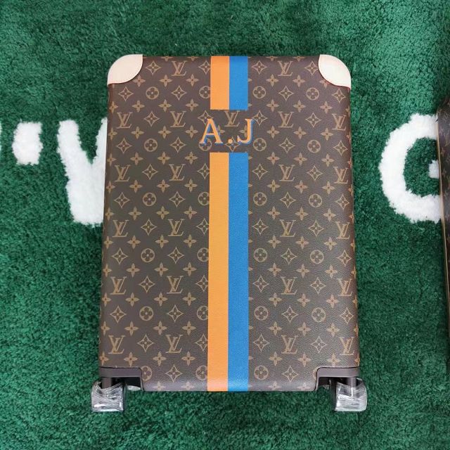 Louis vuitton canvas personalised hand painted M0001