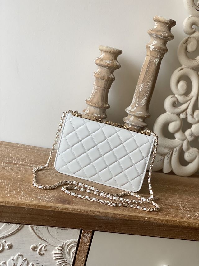 CC original lambskin wallet on chain A80982 white