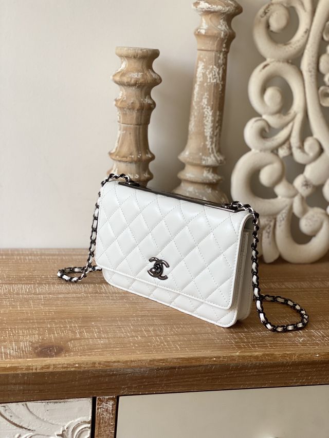 CC original lambskin wallet on chain A80982 white&black