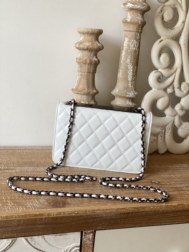 CC original lambskin wallet on chain A80982 white&black