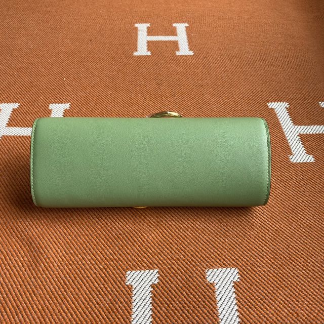 Hermes original swfit leather egee clutch E001 vert criquet