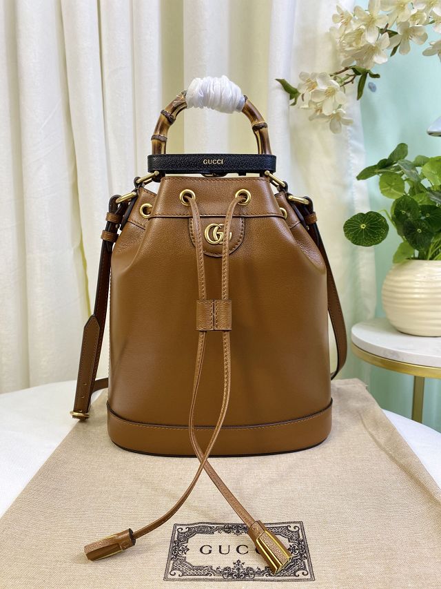 2023 GG original calfskin diana small bucket bag 724652 brown