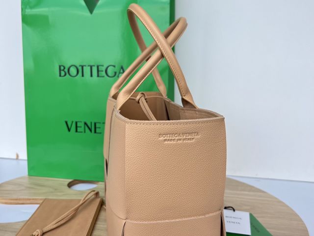 BV original grained calfskin medium arco tote bag 609175 almond