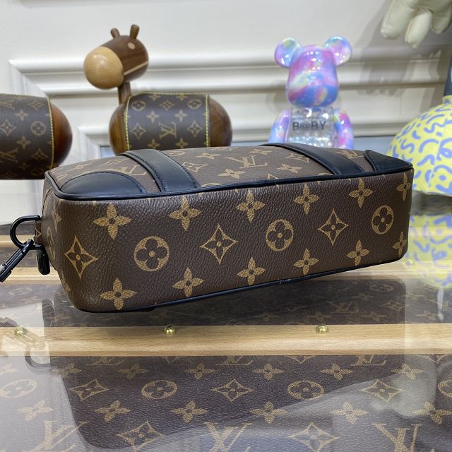 Louis vuitton original monogram canvas pochette kasai M82077