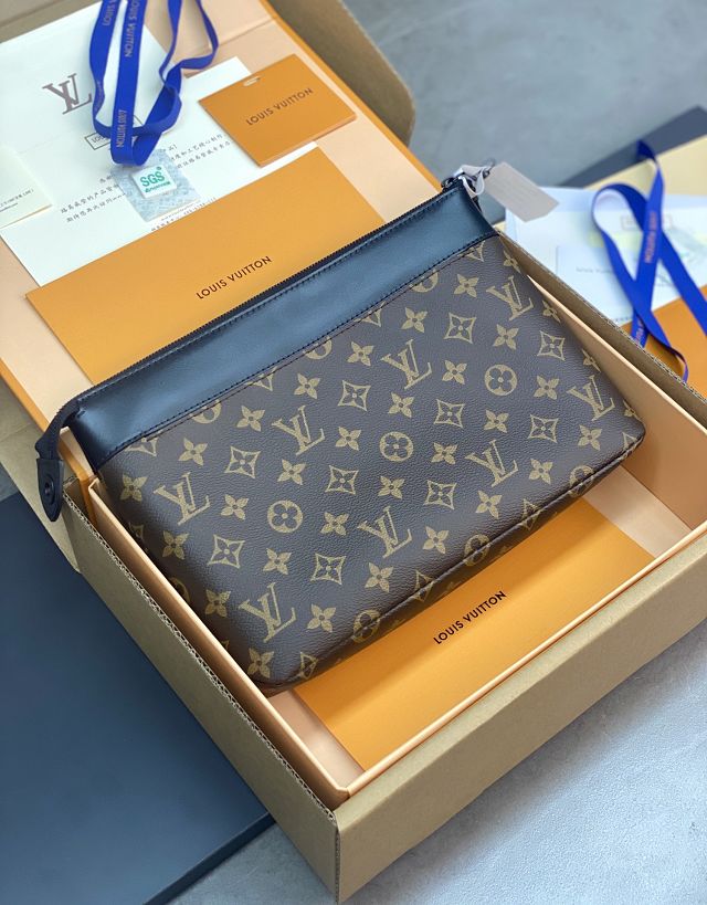 Louis vuitton original monogram canvas pochette voyage M82542