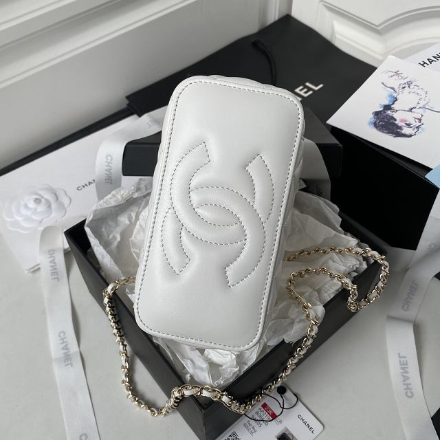 CC original crumpled calfskin clutch with chain AP3593 white