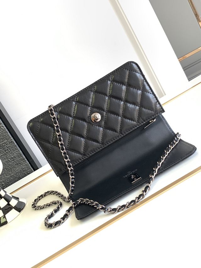 CC original crumpled calfskin clutch with chain AP3566 black