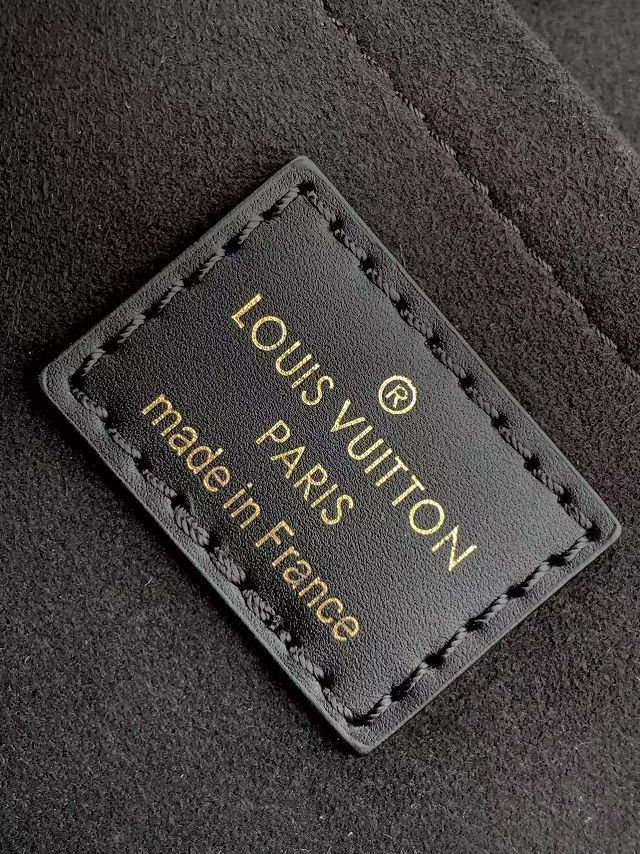 Louis vuitton original calfskin onthego east west M23640 black