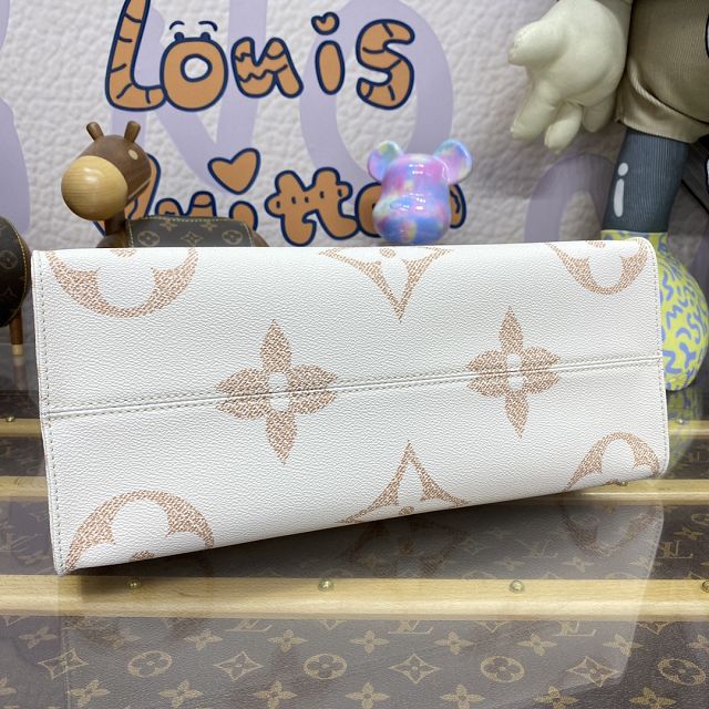 Louis vuitton original monogram canvas onthego MM M46912  white