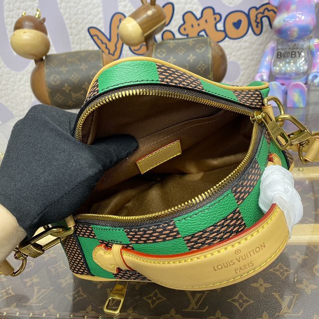 Louis vuitton original damier canvas chess messenger bag N40563 green