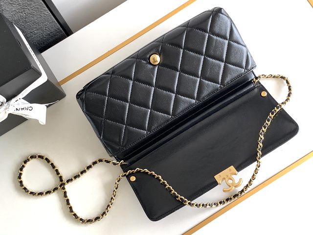 CC original lambskin clutch with chain AP5001 black