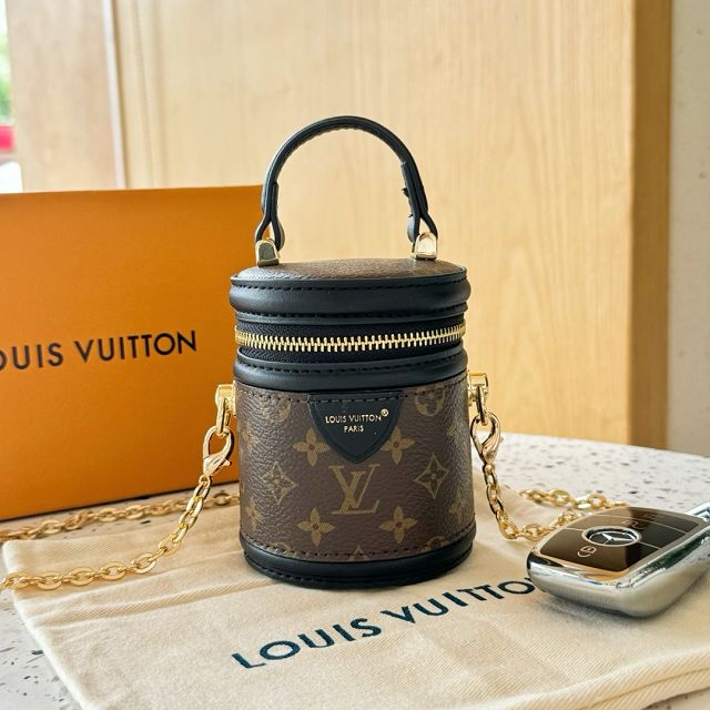 Louis vuitton original vanity bag charm M00817